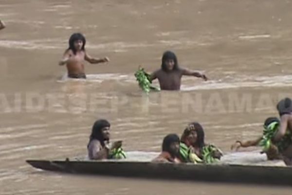Fascinantne fotografije izolovanog amazonskog plemena (FOTO) (VIDEO)