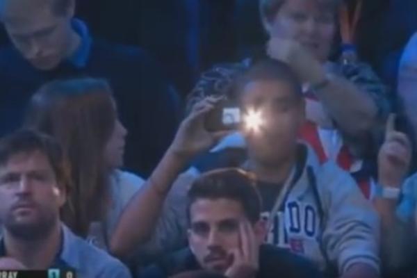 Posle ovog poteza jednog navijača, Novak i publika su poludeli od besa! (VIDEO)