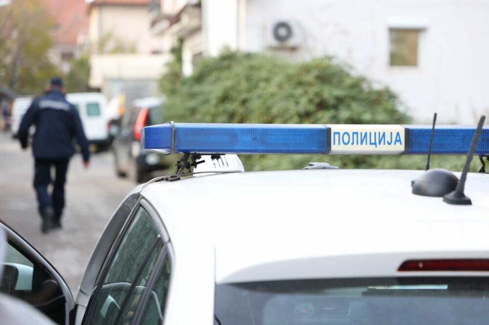 FILMSKA OTMICA U MLADENOVCU: Zatočili dvojicu u kući, tražili OTKUP i pretili im smrću